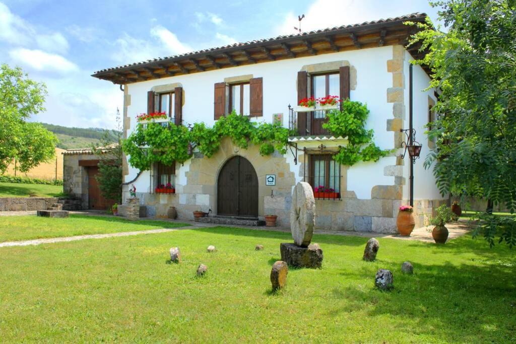 Casa Rural Mertxenea Landetxea Elcano Exterior photo