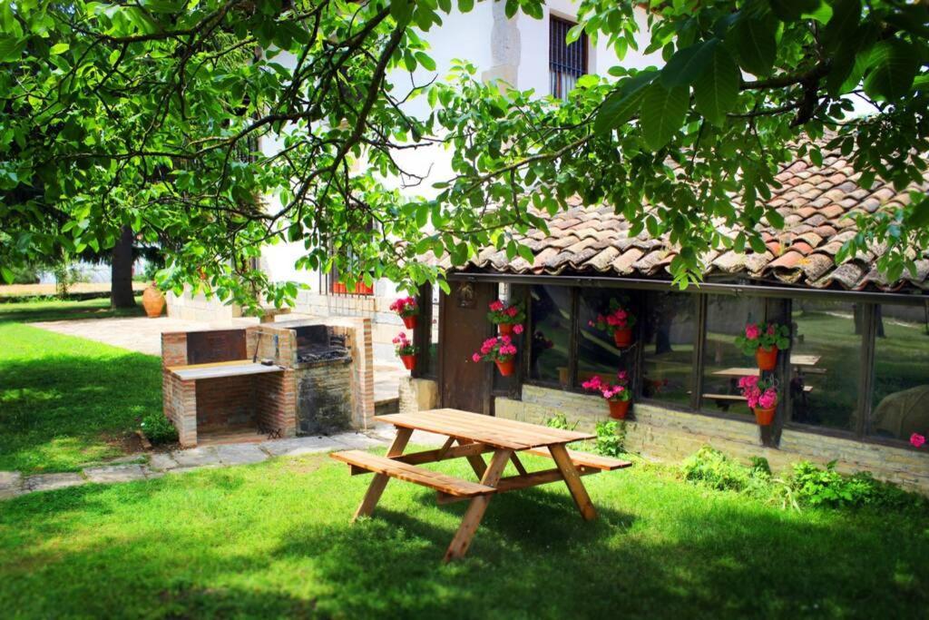 Casa Rural Mertxenea Landetxea Elcano Exterior photo
